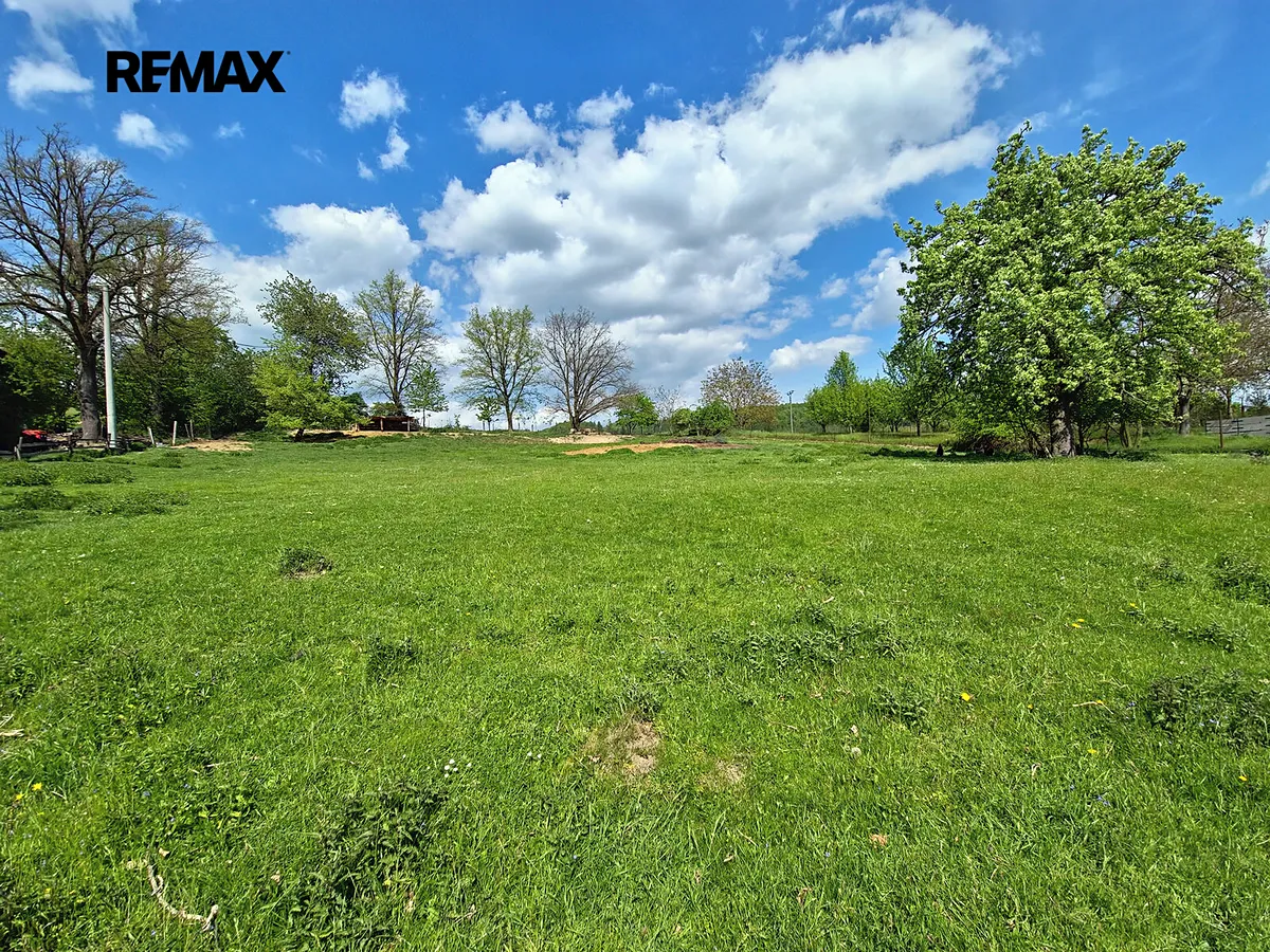 Prodej stavebního pozemku 1384 m²